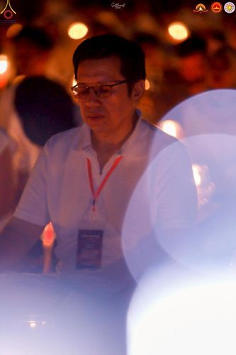 ภาพ No.224592:วันจันทร์ที่ 12 พฤษภาคม พ.ศ. 2568  ชาวพุทธในอินโดนีเซีย ร่วมฉลองวิสาขบูชาจุดประทีปกว่า 200,000 ดวง ณ พระมหาเจดีย์บรมพุทโธ  เจริญพุทธมนต์ถวาย “พระวชิรเกล้าเจ้าอยู่หัว”