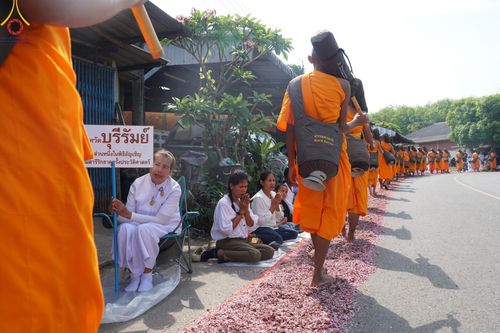ภาพ No.129117:พระธรรมยาตราเดินธรรมยาตรา ณ ชุมชนรอบศูนย์ปฏิบัติธรรมภาคใต้ อ.บางกล่ำ จ.สงขลา วันที่ 10 มีนาคม พ.ศ. 2567