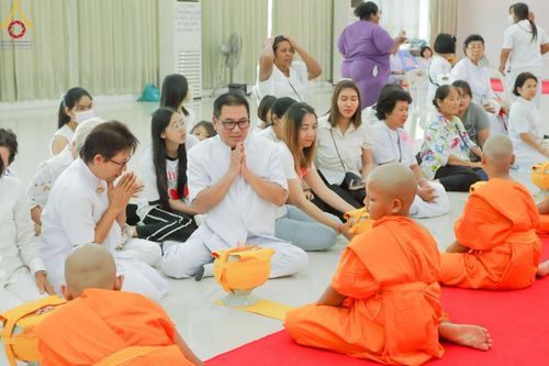 ภาพ No.216301:วันเสาร์ที่ 5 เมษายน พ.ศ. 2568 พิธีตัดปอยผม พิธีขอขมาผู้ปกครอง พิธีขอขมามอบผ้าไตร พิธีบรรพชา พิธีถวายบาตรสามเณร ณ ศูนย์ปฏิบัติธรรมและศูนย์อบรมเยาวชนเพชรบุรี ต.ท่าแลง อ.ท่ายาง จ.เพชรบุรี