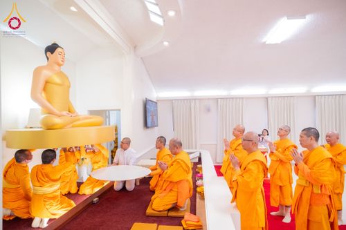 ภาพ No.62492:คณะศิษยานุศิษย์รวมใจสถาปนาและสมโภช ธรรมจักร เพื่ออัญเชิญประดิษฐาน ณ ยอดอุโบสถ 80 ปี หลวงพ่อธัมมชโย วัดพระธรรมกายนิวเจอร์ซี ประเทศสหรัฐอเมริกา  วันอาทิตย์ที่ 7 เมษายน พ.ศ. 2567