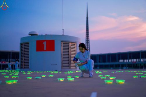 ภาพ No.58340:V.41 เทหมดใจ  ลุยต่อไป ร้อยซาวปี การเตรียมงาน การปฏิบัติงาน และการเก็บงาน ของเจ้าหน้าที่หน่วยงานต่างๆ เพื่อพิธีฉลองอายุวัฒนมงคล 80 ปี หลวงพ่อธัมมชโย และรับถวายมหาสังฆทาน 10,000 กว่าวัดทั่วประเทศ ในวันคุ้มครองโลก จันทร์ที่ 22 เมษายน พ.ศ. 2567