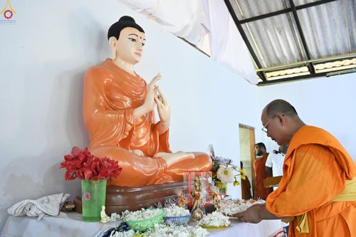 ภาพ No.278847:วันที่ 1 พฤศจิกายน  2568  กฐินสมทบวัดต่างประเทศ โดยคณะศิษยานุศิษย์ บูชาธรรม 81 ปี หลวงพ่อธัมมชโย ณ วัดธรรมรักษิตาราม ประเทศศรีลังกา