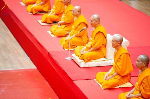 ภาพ No.319514:วันเสาร์ที่ 4 เมษายน พ.ศ.2569 พิธีขอขมา มอบผ้าไตร และถวายบาตรแด่นาคธรรมทายาท ในโครงการบรรพชาสามเณรฟื้นฟูพระพุทธศาสนาทั่วไทย โครงการหน่อแก้วเปรียญธรรม รุ่นที่ 14 โครงการสามเณรยุวธรรมทายาท รุ่นที่ 34 โครงการสามเณรมัชฌิมธรรมทายาท รุ่นที่ 30 ณ สภาธรรมกายสากล