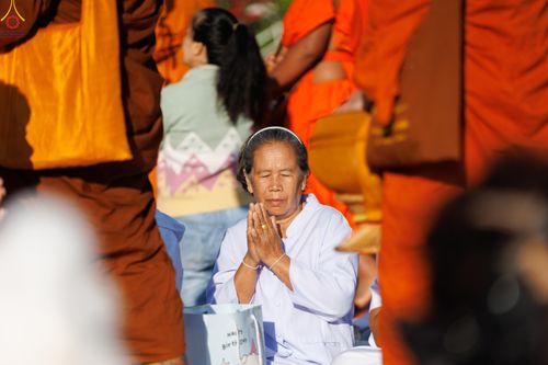 ภาพ No.281416:วันเสาร์ที่ 27 ธันวาคม พ.ศ.2568 พิธีตักบาตรพระ ๑,๐๐๐ รูป   เพื่อความเป็นสิริมงคลแก่ชีวิตและแผ่นดินไทย  มหากุศลครั้งยิ่งใหญ่แห่งปี ส่งท้ายปีเก่า ต้อนรับปีใหม่  ณ ถนนหน้าที่ว่าการอำเภอภูเรือ จังหวัดเลย