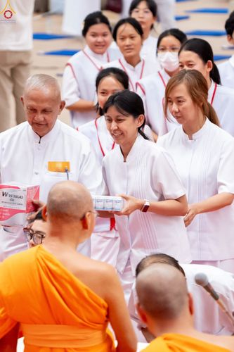 ภาพ No.343714:วันที่ 16 สิงหาคม พ.ศ.2569 พิธีถวายคิลานเภสัช และอุปกรณ์ทางการแพทย์ ณ ห้องแก้วสารพัดนึก2 วัดพระธรรมกาย