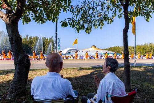 ภาพ No.286940:วันที่ 2 มกราคม พ.ศ.2569 พิธีต้อนรับพระธรรมยาตรา ครั้งที่ 1 (ภาพชุดที่ 2) ณ วัดพระธรรมกาย (วิหารหลวงปู่ - พระมหาธรรมกายเจดีย์)