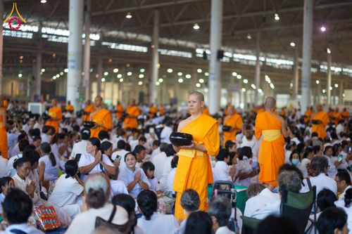 ภาพ No.308462:วันที่ 1 กุมภาพันธ์ พ.ศ. 2569 พิธีตักบาตรข้าวสารอาหารแห้ง ณ บ้านแก้วเรือนทองคุณยาย สภาธรรมกายสากล วัดพระธรรมกาย