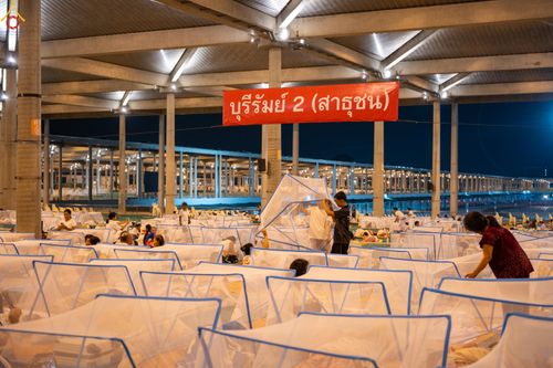 ภาพ No.323892:วันที่ 22 เมษายน พ.ศ.2569 (วันคุ้มครองโลก) งานถวายมหาสังฆทาน 40,000 กว่าวัดทั่วประเทศ บรรยากาศพระสังฆาธิการและสาธุชน  เดินทางเข้าวัดพระธรรมกาย และพักค้าง ตั้งแต่ ตอนเย็นวันที่ 21  ถึงเช้าวันที่ 22
