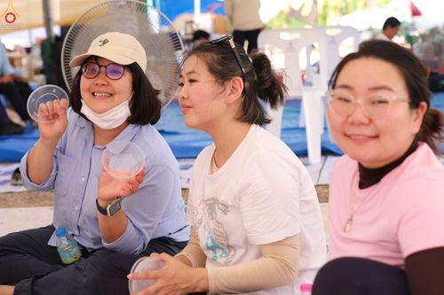 ภาพ No.306766:ภาพเบื้องหลังอาสาสมัครรวมใจ ชุดที่ 5 ในโครงการธรรมยาตรา กตัญญูบูชา มหาปูชนียาจารย์ พระมงคลเทพมุนี(สด จนฺทสโร) พระผู้ปราบมาร อนุสรณ์สถาน 7 แห่ง ปีที่ 14