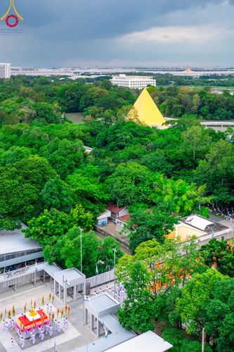 ภาพ No.89157:พิธีอัญเชิญรูปหล่อทองคำ  คุณยายอาจารย์มหารัตนอุบาสิกาจันทร์ ขนนกยูง เพื่อประดิษฐาน ณ มหาวิหารคุณยายอาจารย์ฯ เนื่องในวันครูผู้ค้นพบวิชชาธรรมกาย วันศุกร์ที่ 29 กันยายน พ.ศ. 2566