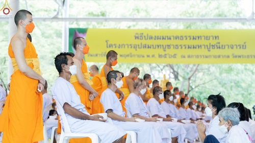 ภาพ No.63621:พิธีปลงผมนาคธรรมทายาท โครงการอุปสมบทบูชาธรรม มหาปูชนียาจารย์ประจำปี 2565 วันที่ 19 พฤศจิกายน พ.ศ. 2565 ณ สภาธรรมกายสากล วัดพระธรรมกาย
