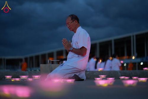 ภาพ No.345787:วันพฤหัสบดีที่ 27 สิงหาคม พ.ศ.2569 พิธีจุดประทีป เนื่องในวันธรรมชัย ณ วัดพระธรรมกาย ปทุมธานี