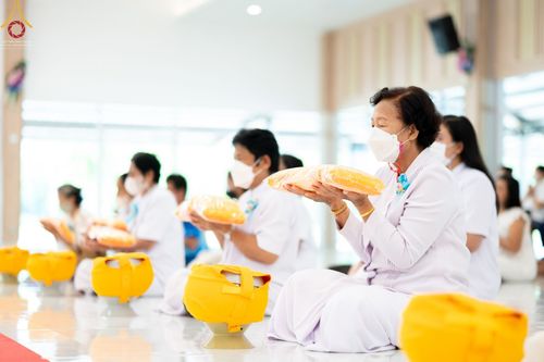 ภาพ No.65603:พิธีปลงผม และพิธีขอขมามอบผ้าไตร นาคธรรมทายาท ในโครงการอุปสมบทบูชาธรรม มหาปูชนียาจารย์ประจำปี 2565 ณ ศูนย์ปฏิบัติธรรมภาคใต้ บางกล่ำ จ.สงขลา วันที่ 19 พฤศจิกายน พ.ศ. 2565