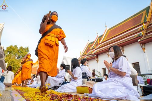 ภาพ No.72457:พิธีต้อนรับพระธรรมยาตรา ในโครงการธรรมยาตรากตัญญูบูชา มหาปูชนียาจารย์ พระมงคลเทพมุนี(สด จนฺทสโร) พระผู้ปราบมาร อนุสรณ์สถาน 7 แห่ง ปีที่ 11 วันที่ 18 มกราคม พ.ศ. 2566 ณ อนุสรณ์สถานลำดับที่ 4 สถานที่เกิดด้วยกายธรรม วัดโบสถ์ (บน) บางคูเวียง อ.บางกรวย จ.นนทบุ
