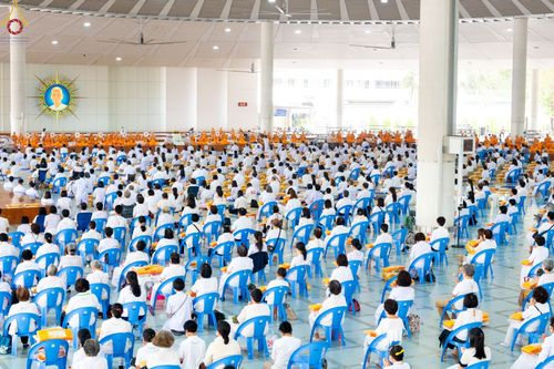 ภาพ No.75467:พิธีสวดพระพุทธมนต์และถวายภัตตาหารเป็นสังฆทาน เนื่องในวันมหาปูชนียาจารย์ วันที่ 3 กุมภาพันธ์ พ.ศ. 2565 ณ วัดพระธรรมกาย อ.คลองหลวง จ.ปทุมธานี