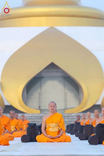 ภาพ No.299797:วันที่ 19 มกราคม พ.ศ.2569 พระธรรมยาตราปฏิบัติธรรมและถ่ายภาพหมู่ประวัติศาสตร์ ณ อนุสรณ์สถานลำดับที่ 5 สถานที่เผยแผ่วิชชาธรรมกายครั้งแรก  อนุสรณ์สถานบางปลาวัดบางปลา อ.บางเลน จ.นครปฐม ในโครงการธรรมยาตรา กตัญญูบูชา มหาปูชนียาจารย์ พระมงคลเทพมุนี(สด จนฺทสโร) 