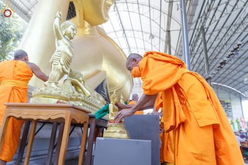 ภาพ No.71690:พระธรรมยาตรา ปฏิบัติศาสนกิจ ทำนุบำรุงศาสนสถาน, สวดธรรมจักร ,ปฏิบัติธรรม ร่วมกับชุมชน,นักเรียนเด็กดีวีสตาร์ และร่วมพิธีทอดผ้าป่าบำรุงศาสนสถาน ในโครงการธรรมยาตรากตัญญูบูชา มหาปูชนียาจารย์ พระมงคลเทพมุนี(สด จนฺทสโร) พระผู้ปราบมาร อนุสรณ์สถาน 7 แห่ง ปีที่ 11