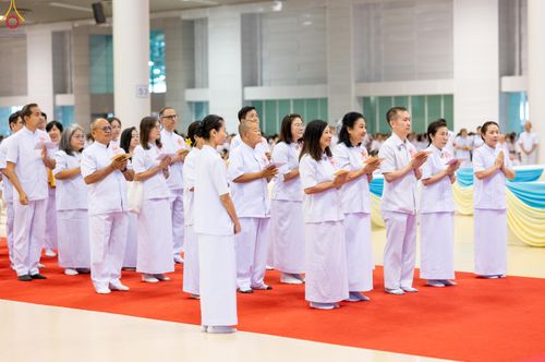 ภาพ No.311684:วันอาทิตย์ต้นเดือนที่ 1 มีนาคม พ.ศ.2569 สัมมนาพิเศษ พิธีมอบรูปหล่อโลหะหลวงปู่วัดปากน้ำ พระมงคลเทพมุนี พิธีมุทิตาสักการะในโอกาสพระครูปลัดรัตนวีรวัฒน์(รังสฤษดิ์ อิทธิจินฺตโก) เจ้าอาวาสวัดพระธรรมกาย  ดำรงตำแหน่งเป็น “ที่ปรึกษาเจ้าคณะจังหวัดปทุมธานี”  ณ ห้อง