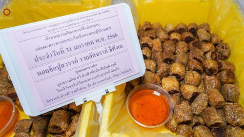 ภาพ No.75153:พิธีถวายภัตตาหารเป็นสังฆทาน แด่คณะพระธรรมยาตราฯ ในโครงการธรรมยาตรากตัญญูบูชา มหาปูชนียาจารย์ พระมงคลเทพมุนี(สด จนฺทสโร) พระผู้ปราบมาร อนุสรณ์สถาน 7 แห่ง ปีที่ 11 วันที่ 31 มกราคม พ.ศ. 2566