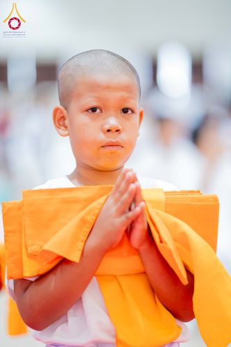 ภาพ No.318685:วันที่ 29 มีนาคม พ.ศ. 2569 พิธีเวียนประทักษิณ มอบผ้าไตร บรรพชาสามเณร  ณ ศูนย์อบรมเยาวชนกาญบุรี