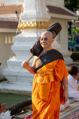 ภาพ No.295353:วันที่ 16 มกราคม พ.ศ. 2569 พิธีต้อนรับพระธรรมยาตรา อนุสรณ์สถานลำดับที่ 4 (ภาพชุดที่ 2) สถานที่เกิดด้วยกายธรรม ณ วัดโบสถ์บน ต.บางคูเวียง จ.นนทบุรี ในโครงการธรรมยาตรา กตัญญูบูชา มหาปูชนียาจารย์ พระมงคลเทพมุนี(สด จนฺทสโร) พระผู้ปราบมาร อนุสรณ์สถาน 7 แห่ง ปี