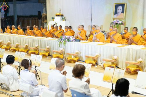 ภาพ No.71744:พิธีถวายภัตตาหารเป็นสังฆทาน แด่คณะพระธรรมยาตราฯ ในโครงการธรรมยาตรากตัญญูบูชา มหาปูชนียาจารย์ พระมงคลเทพมุนี(สด จนฺทสโร) พระผู้ปราบมาร อนุสรณ์สถาน 7 แห่ง ปีที่ 11 วันที่ 17 มกราคม พ.ศ. 2566