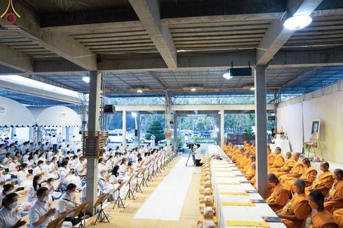 ภาพ No.71280:พิธีถวายภัตตาหารเป็นสังฆทาน แด่คณะพระธรรมยาตราฯ ในโครงการธรรมยาตรากตัญญูบูชา มหาปูชนียาจารย์ พระมงคลเทพมุนี(สด จนฺทสโร) พระผู้ปราบมาร อนุสรณ์สถาน 7 แห่ง ปีที่ 11 วันที่ 15 มกราคม พ.ศ. 2566