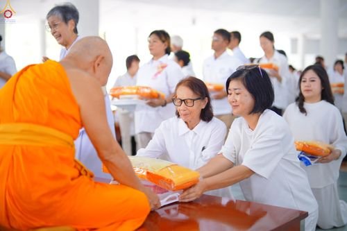 ภาพ No.317613:วันพฤหัสบดีที่ 2 เมษายน พ.ศ.2569 พิธีบุพเปตพลี ครั้งที่ 180 ณ หอฉันคุณยายอาจารย์ฯ วัดพระธรรมกาย