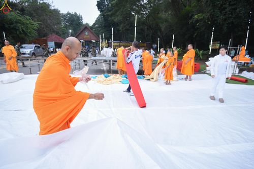 ภาพ No.283439:วันที่ 12 -13 ธันวาคม พ.ศ.2568 เบื้องหลังความสำเร็จ ของการจัดงานตักบาตร พระ 1,000 รูป เขาใหญ่