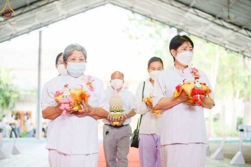 ภาพ No.65474:พิธีขอขมามอบผ้าไตร นาคธรรมทายาท ในโครงการอุปสมบทบูชาธรรม มหาปูชนียาจารย์ประจำปี 2565 ณ ศูนย์อบรมเยาวชนผาสุกวนิช จ.ราชบุรี วันที่ 19 พฤศจิกายน พ.ศ. 2565
