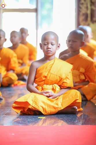 ภาพ No.317984:วันพฤหัสบดีที่ 2 เมษายน พ.ศ.2569 พิธีปลงผม , พิธีขอขมามอบบาตรและผ้าไตร , พิธีบรรพชาสามเณร จำนวน 28 รูป   ณ วัดโซกเป็ดอภิญญาโณ ต.เมืองเก่า อ.เมือง จ.สุโขทัย