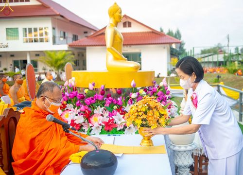 ภาพ No.68527:พิธีเจริญพระพุทธมนต์และตักบาตรพระ ๑,๐๐๐ รูป บำเพ็ญกุศลเพื่อถวายพระพรชัยแด่ สมเด็จพระเจ้าลูกเธอเจ้าฟ้าพัชรกิติยาภา นเรนทิราเทพยวดี กรมหลวงราชสาริณีสิริพัชร มหาวัชรราชธิดา และ ฉลองเมืองลำปาง ๑,๓๔๒ ปี วันศุกร์ที่ ๓๐ ธันวาคม พ.ศ.๒๕๖๕ ณ ศูนย์ปฏิบัติธรรมลำปาง 