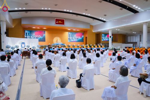 ภาพ No.91051:พิธีบำเพ็ญกุศลสวดพระอภิธรรม  อุบาสกถาวร พรหมถาวร (อุบาสกผู้ปั้นพระ) คืนสุดท้าย วันศุกร์ที่ 20 ตุลาคม พ.ศ. 2566 ณ ห้องแก้วสารพัดนึก 1 สภาธรรมกายสากล วัดพระธรรมกาย จ.ปทุมธานี