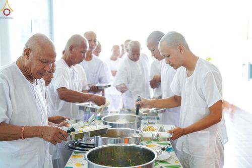 ภาพ No.64189:กิจวัตรกิจกรรมของนาคธรรมทายาท ณ ศูนย์ปฏิบัติธรรมลำปาง ในโครงการอุปสมบทบูชาธรรมมหาปูชนียาจารย์ วันที่ 21 พฤศจิกายน พ.ศ. 2565