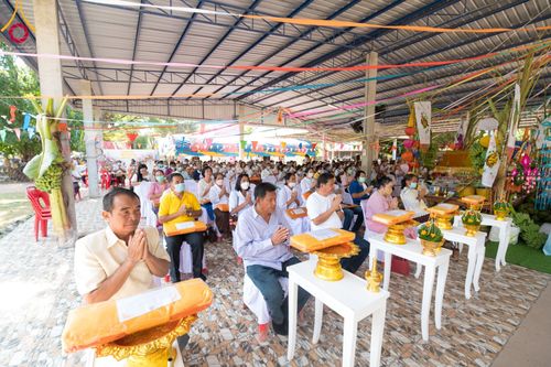 ภาพ No.64038:พิธีทอดกฐินสามัคคีทั่วไทย 5,000 วัด โดยคณะศิษยานุศิษย์วัดพระธรรมกาย น้อมบูชาธรรม 78 ปี หลวงพ่อธัมมชโย วันจันทร์ ที่ 7 พฤศจิกายน พ.ศ. 2565 ณ วัดโคกขาม ต.โบสถ์ อ.พิมาย จ.นครราชสีมา