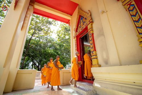 ภาพ No.67116:พิธีอุปสมบทวัดราษฎร์ศรัทธาธรรม อ.หนองแค จ.สระบุรี รับบุญจัดงานโดย สำนักพัฒนาเยาวชนโลก เมื่อวันที่ 9 ธันวาคม พ.ศ. 2565