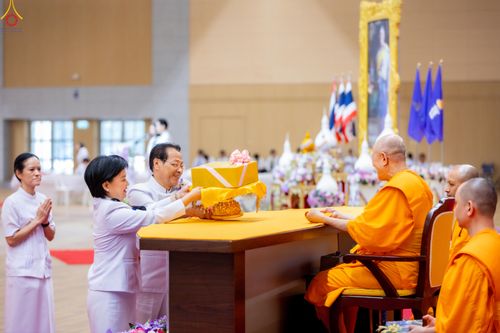 ภาพ No.311834:วันอังคารที่ 3 มีนาคม พ.ศ.2569 พิธีมอบโล่วัชรเกียรติยศ โครงการตอบปัญหาธรรมะทางก้าวหน้า ครั่งที่ 43, พิธีมอบโล่วัชรเกียรติยศ โครงการสอบตอบปัญหาศีลธรรม เพื่อสันติภาพโลก (World-Pec) ครั้งที่ 19 ณ สภาธรรมกายสากล วัดพระธรรมกาย