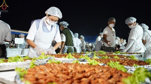 ภาพ No.71130:พิธีถวายภัตตาหารเป็นสังฆทาน แด่คณะพระธรรมยาตราฯ ในโครงการธรรมยาตราฯ ปีที่ 11 ณ อนุสรณ์สถานคลองบางนางแท่น อ.สามพราน จ.นครปฐม วันที่ 14 มกราคม พ.ศ. 2566