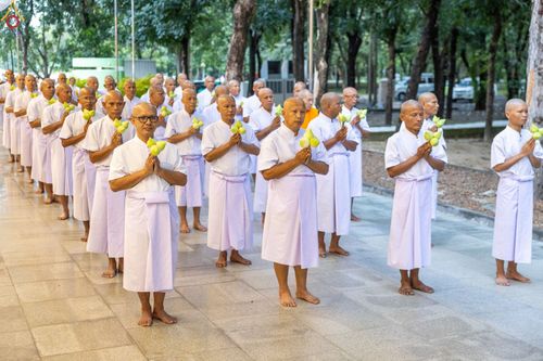 ภาพ No.350723:วันที่ 19 กันยายน พ.ศ.2569 พิธีบรรพชาอุปสมบท โครงการอุปสมบทหมู่บูชาธรรม ครบรอบ 109 ปี วันครูผู้ค้นพบวิชชาธรรมกาย ณ โบสถ์พระไตรปิฏก วัดพระธรรมกาย