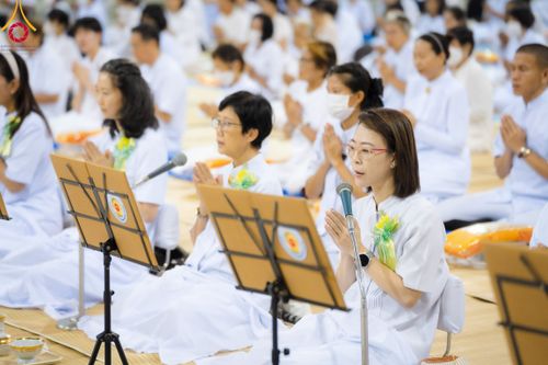 ภาพ No.105535:พิธีถวายภัตตาหารเป็นสังฆทาน แด่คณะพระธรรมยาตราฯ ในโครงการธรรมยาตรากตัญญูบูชา มหาปูชนียาจารย์ พระมงคลเทพมุนี(สด จนฺทสโร) พระผู้ปราบมาร อนุสรณ์สถาน 7 แห่ง ปีที่ 12 วันที่ 3 มกราคม พ.ศ. 2567 ณ สภาธรรมกายสากล วัดพระธรรมกาย