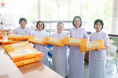 ภาพ No.348168:วันที่ 10 กันยายน พ.ศ.2569 พิธีสวดพระพุทธมนต์ และถวายภัตตาหารเป็นสังฆทาน เนื่องในวันครบ 26 ปี วันคล้ายละสังขาร คุณยายอาจารย์มหารัตนอุบาสิกาจันทร์ ขนนกยูง ณ หอฉันคุณยายอาจารย์ฯ วัดพระธรรมกาย