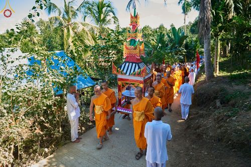 ภาพ No.65705:พิธีถวายพระบรมสารีริกธาตุ เพื่อประดิษฐาน ณ พระพุทธรูปปางไสยยาสน์ ที่ยาวที่สุดในบังกลาเทศ  วันที่ 22 พฤศจิกายน พ.ศ. 2565