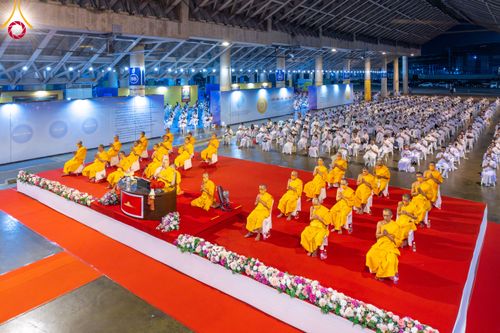 ภาพ No.90426:พิธีฉลองชัยสวดมนต์บทธัมมจักกัปปวัตตนสูตร 5,759,139,139 จบ เนื่องใน 139 ปี วันคล้ายวันเกิดด้วยรูปกายเนื้อ พระมงคลเทพมุนี (สด จนฺทสโร) พระผู้ปราบมาร วันอังคารที่ 10 ตุลาคม พ.ศ. 2566 ณ มหารัตนวิหารคด วัดพระธรรมกาย จ.ปทุมธานี