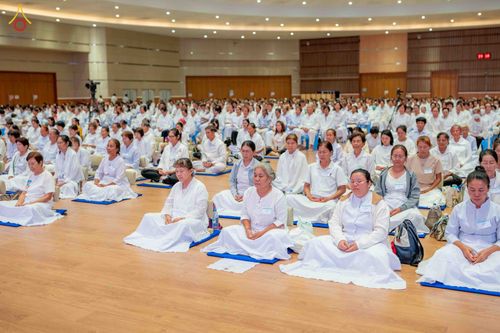ภาพ No.344356:วันที่ 21-23 สิงหาคม พ.ศ. 2569 สัมมนารวมใจผู้นำบุญ บูชาธรรม 82 ปี หลวงพ่อธัมมชโย รุ่นที่ 1 กฐินสามัคคีทั่วไทย 30,000 วัด โครงการอุปสมบทบูชาธรรมมหาปูชนียาจารย์ 3,000 รูป  ณ ศูนย์ปฏิบัติธรรมเวิล์ดพีช วัลเล่ย์ จ.นครราชสีมา