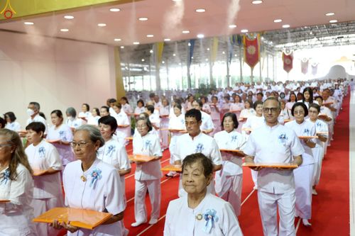 ภาพ No.240764:วันพุธที่ 27 สิงหาคม พ.ศ. 2568 พิธีทอดผ้าป่าเพื่อสร้างอาคาร  82 ปี หลวงพ่อธัมมชโย สมทบกฐินวัดพระธรรมกาย และกฐิน 30,000 วัดทั่วประเทศ ครั้งที่ 1