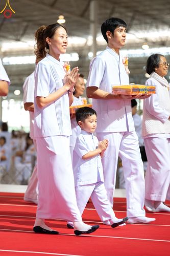 ภาพ No.167772:พิธีทอดกฐิน และ พิธีกรานกฐิน ในวันอาทิตย์ที่ 3 พฤศจิกายน พ.ศ. 2567 ณ วัดพระธรรมกาย จ.ปทุมธานี