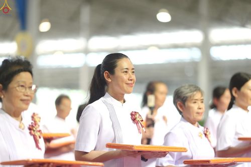 ภาพ No.251628:วันที่ 10 ตุลาคม พ.ศ. 2568 พิธีทอดผ้าป่าสมทบกฐินวัดพระธรรมกาย และสมทบกฐิน 30,000 กว่าวัดทั่วประเทศ ครั้งที่ 3 ณ สภาธรรมกายสากล วัดพระธรรมกาย