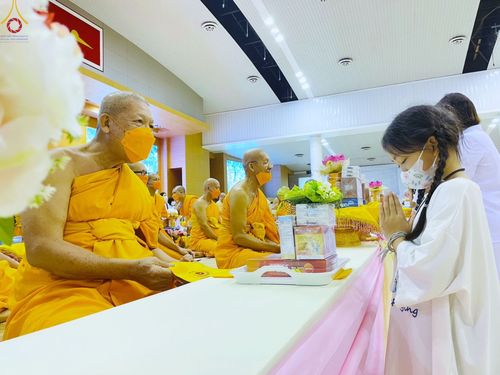 ภาพ No.85840:พิธีถวายคิลานเภสัชและอุปกรณ์การแพทย์ บูชาธรรมเนื่องในวันธรรมชัย วันที่ 19 สิงหาคม พ.ศ. 2566 ณ ห้องแก้วสารพัดนึก วัดพระธรรมกาย