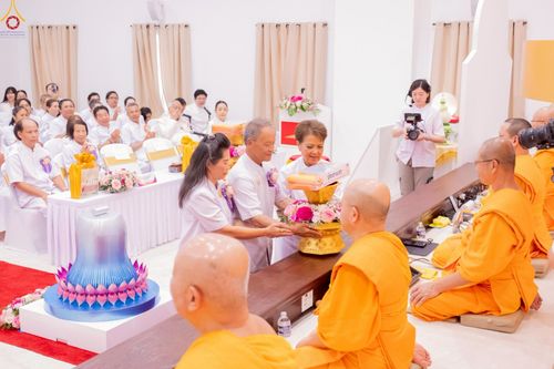 ภาพ No.234670:วันอาทิตย์ที่ 20 กรกฎาคม  พ.ศ.2568 พิธีทอดผ้าป่าภาคพื้นอเมริกา พิธีเจริญพระพุทธมนต์ ฉลองอาคารแก้วธรรมชัยรัตนอนันต์ วัดพระธรรมกายเทนเนสซี ประเทศสหรัฐอเมริกา