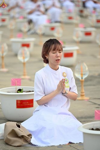 ภาพ No.252963:วันที่ 10 ตุลาคม พ.ศ. 2568 พิธีปลูกต้นทรัพย์บานชื่น ณ ลานธรรม วัดพระธรรมกาย